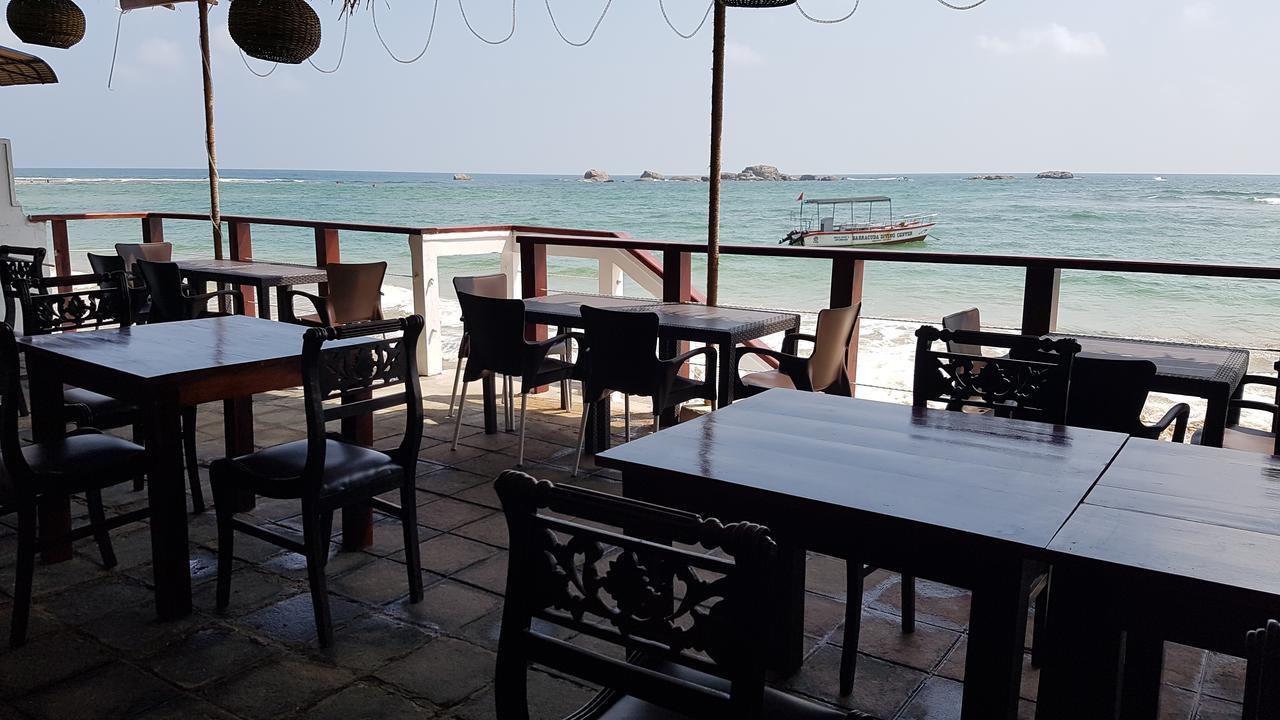 Coral Seas Beach Хиккадува Экстерьер фото